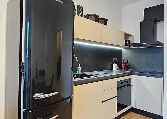 Cozy Urban Heaven With Dedicated Parking Spot *