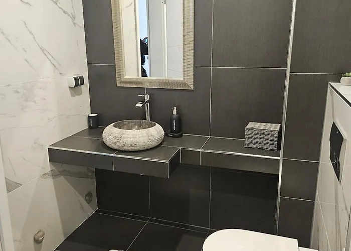 Cozy Urban Heaven With Dedicated Parking Spot 公寓