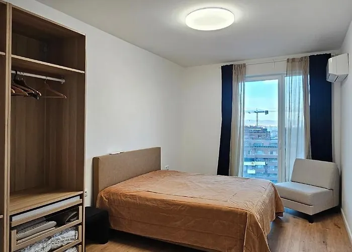 Cozy Urban Heaven With Dedicated Parking Spot *