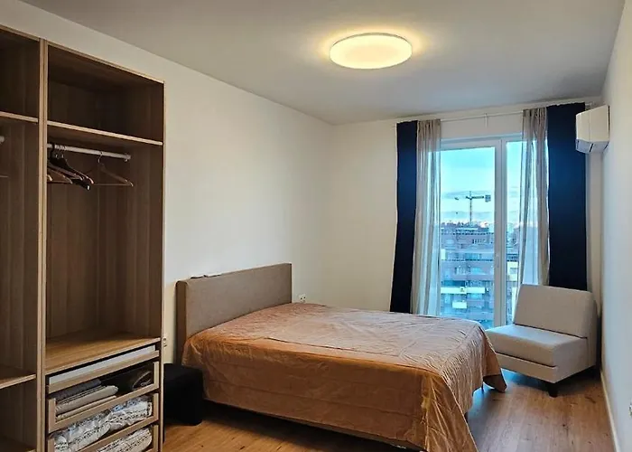 Cozy Urban Heaven With Dedicated Parking Spot *