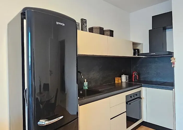 Cozy Urban Heaven With Dedicated Parking Spot 公寓