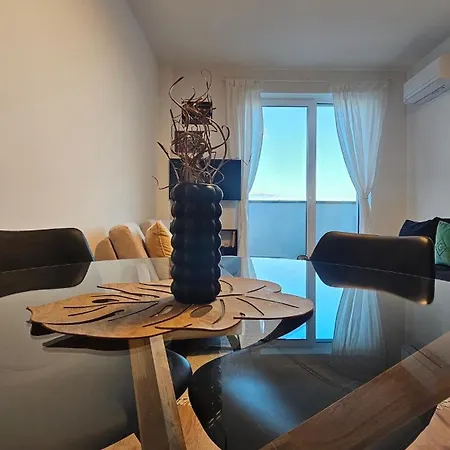 Cozy Urban Heaven With Dedicated Parking Spot Sofie