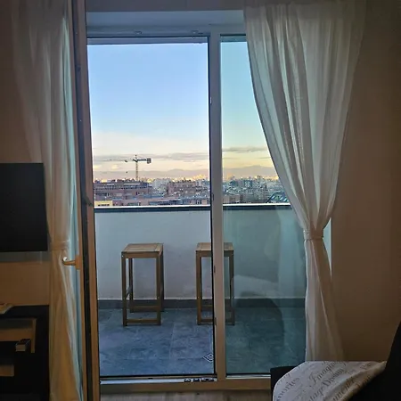 Cozy Urban Heaven With Dedicated Parking Spot *