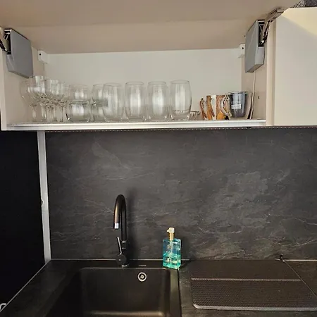 Cozy Urban Heaven With Dedicated Parking Spot