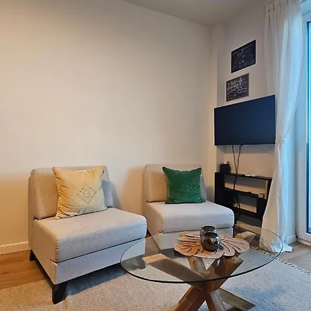 Cozy Urban Heaven With Dedicated Parking Spot Apartmán *