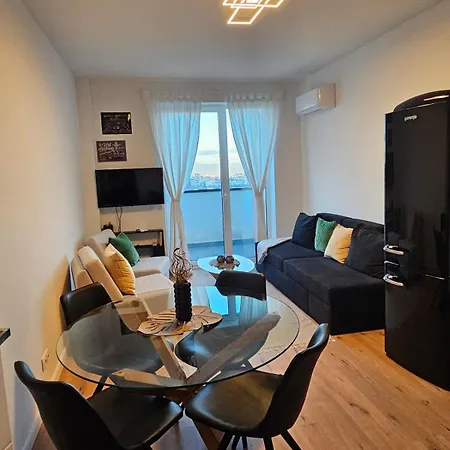 Apartament Cozy Urban Heaven With Dedicated Parking Spot