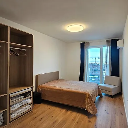 Cozy Urban Heaven With Dedicated Parking Spot *