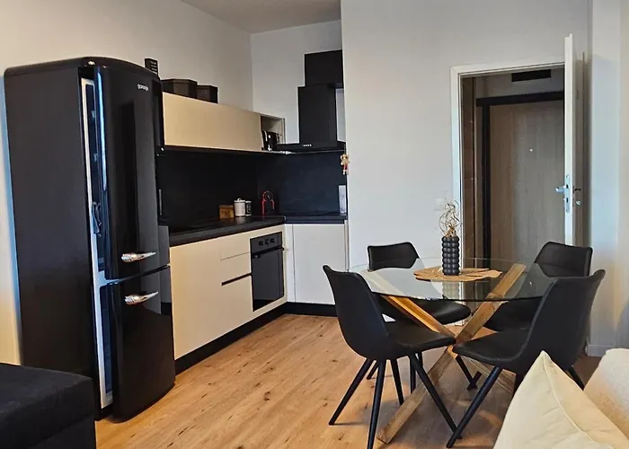 아파트 Cozy Urban Heaven With Dedicated Parking Spot 소피아