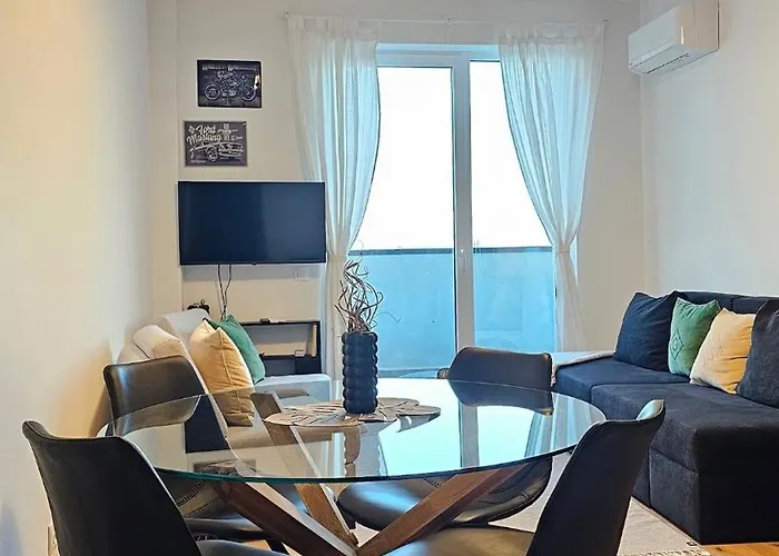 아파트 Cozy Urban Heaven With Dedicated Parking Spot 소피아