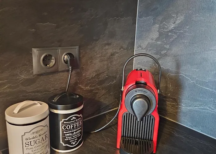 Cozy Urban Heaven With Dedicated Parking Spot 아파트