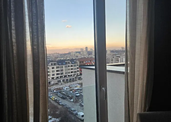 아파트 Cozy Urban Heaven With Dedicated Parking Spot 소피아