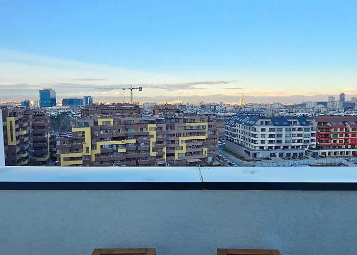 Cozy Urban Heaven With Dedicated Parking Spot *